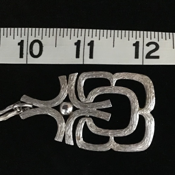 Avon Vintage Necklace Silver Tone Textured Pendant Groovy! - Picture 5 of 10